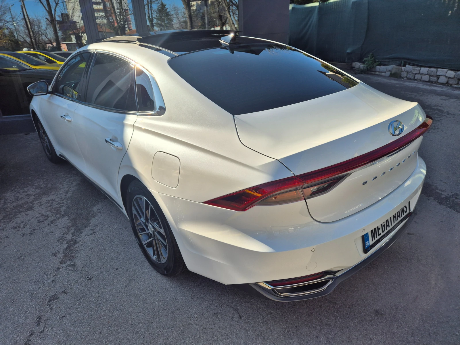 Hyundai Grandeur 3.0 V6 LPG ПАНОРАМА Наличен в БГ - изображение 3