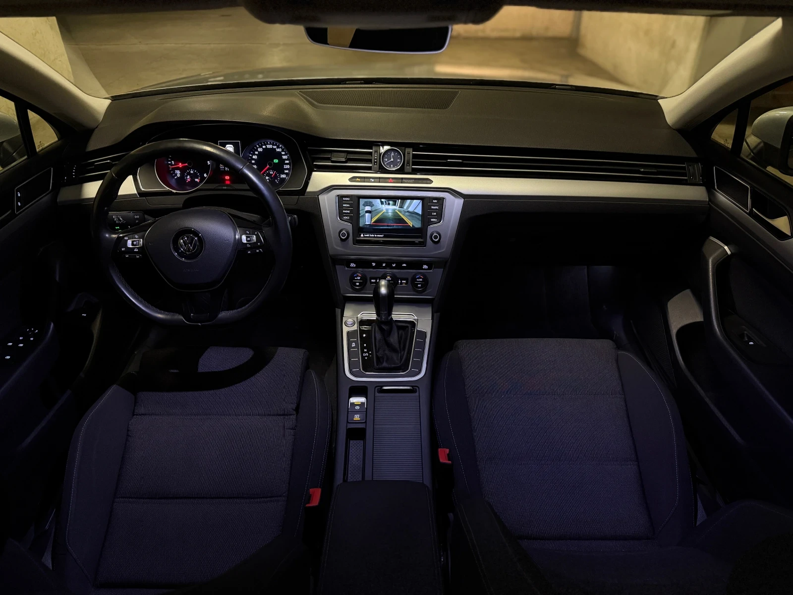 VW Passat 2.0 TDI АВТОМАТ НОВ ВНОС  - изображение 7