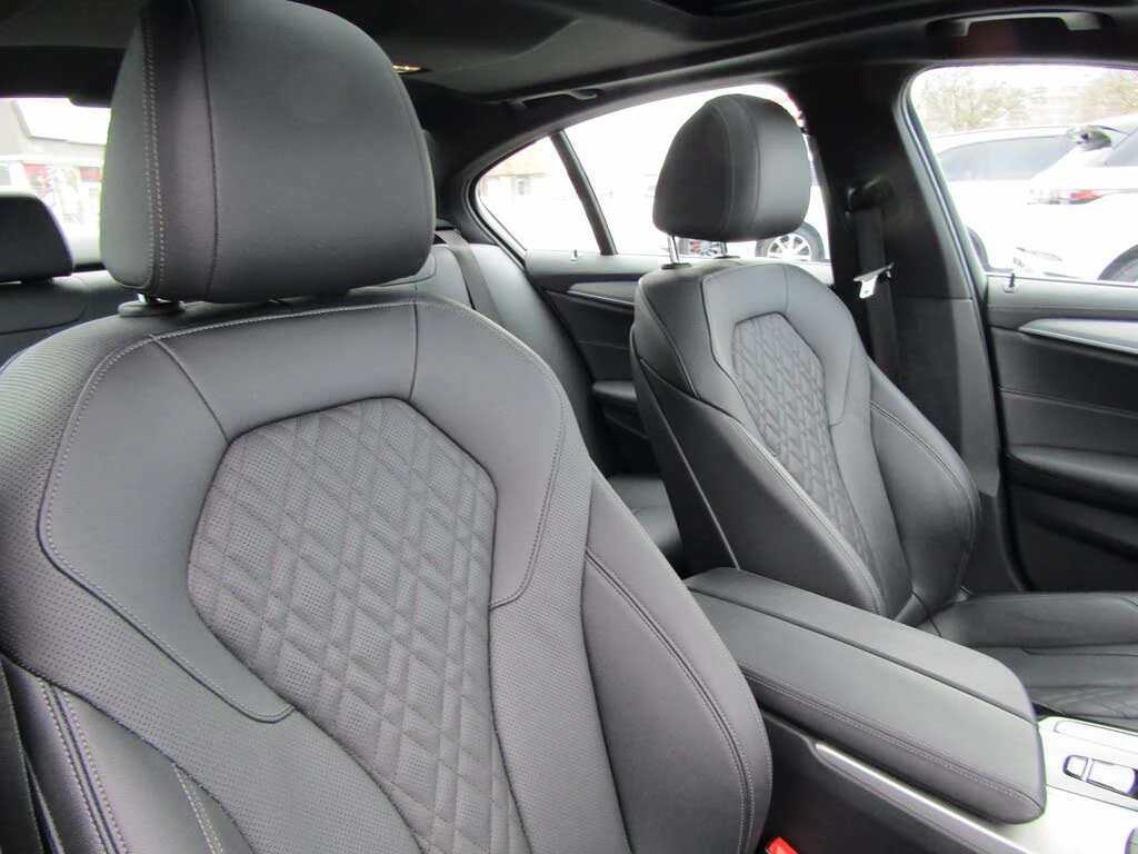 BMW 530 * Harmon Kardon* * HeadUp* AвтоКредит* (ЦЕНА ДО БГ, снимка 13 - Автомобили и джипове - 53787943