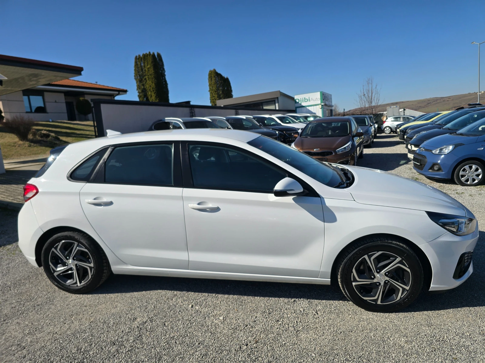 Hyundai I30 1.6-CRDI-FACE-LED-NAVI-EURO6W, снимка 4 - Автомобили и джипове - 53798109