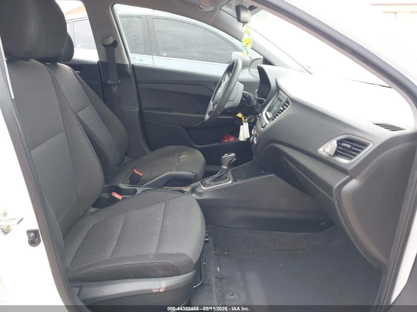 Hyundai Accent 1.6l Se, снимка 5 - Автомобили и джипове - 54002393