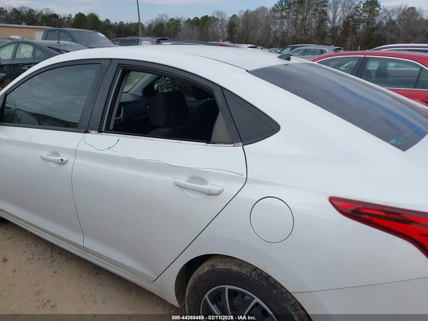 Hyundai Accent 1.6l Se, снимка 6 - Автомобили и джипове - 54002393