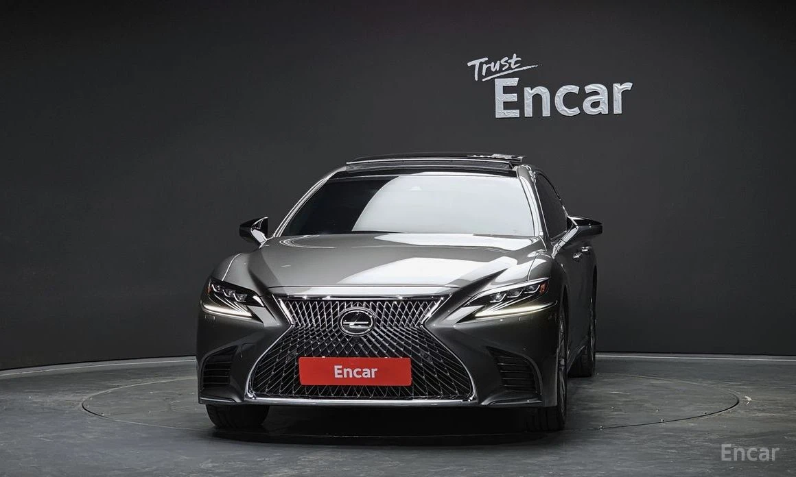 Lexus LS 500 AWD* LUXURY* LANE* ASSIST* МАСАЖ* ОБДУХВАНЕ* КАМЕР, снимка 2 - Автомобили и джипове - 54195106