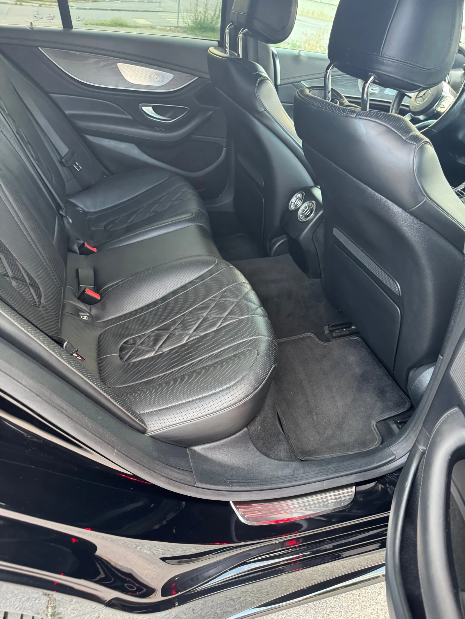 Mercedes-Benz CLS 400, снимка 8 - Автомобили и джипове - 54237538