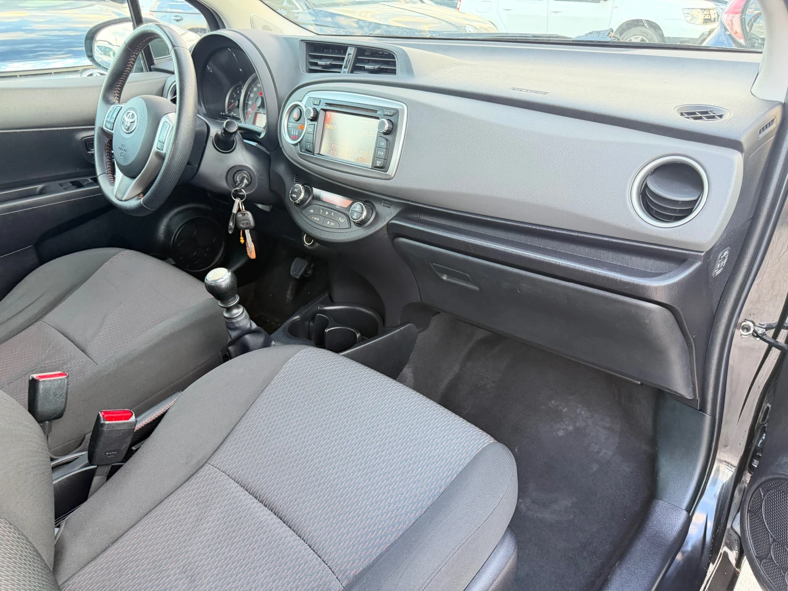 Toyota Yaris Камера, навигация, 6 скорости, климатроник, снимка 9 - Автомобили и джипове - 54460743