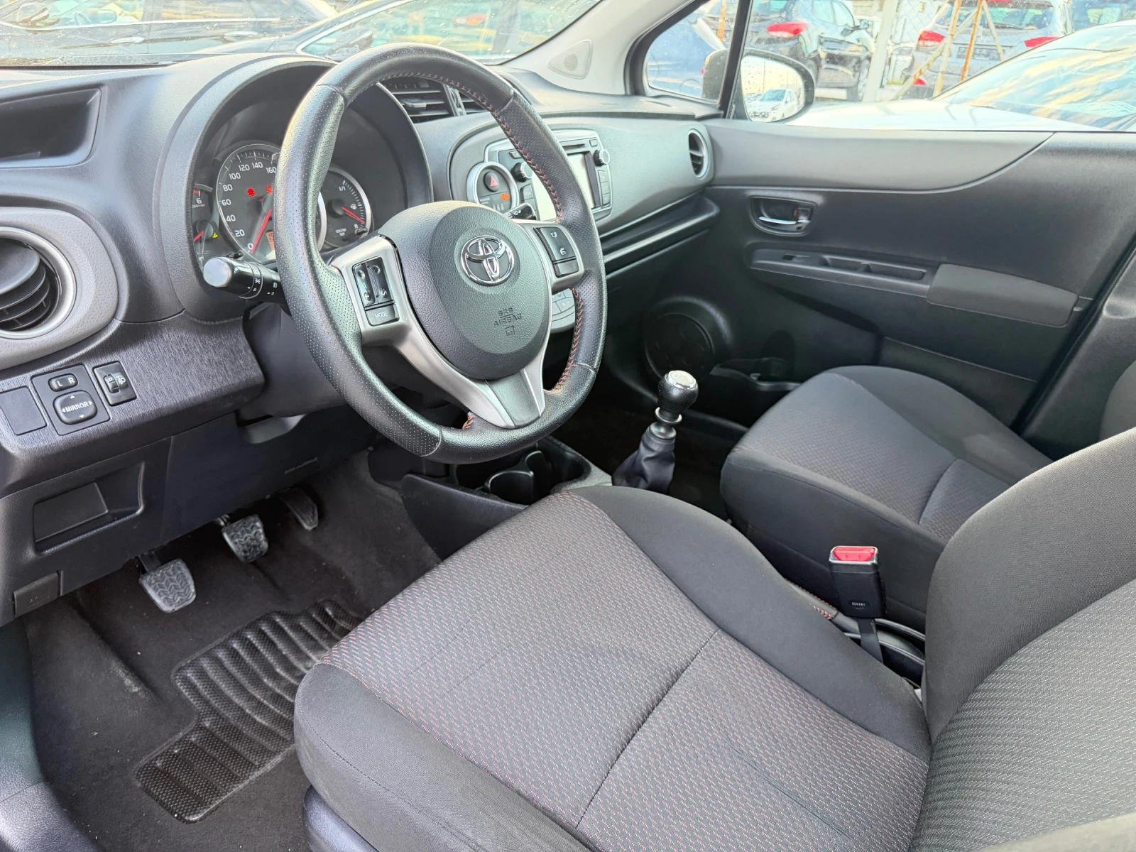 Toyota Yaris Камера, навигация, 6 скорости, климатроник, снимка 7 - Автомобили и джипове - 54460743