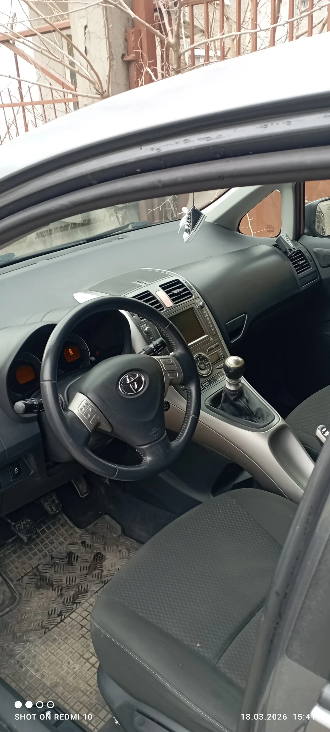 Toyota Auris, снимка 5 - Автомобили и джипове - 54478392