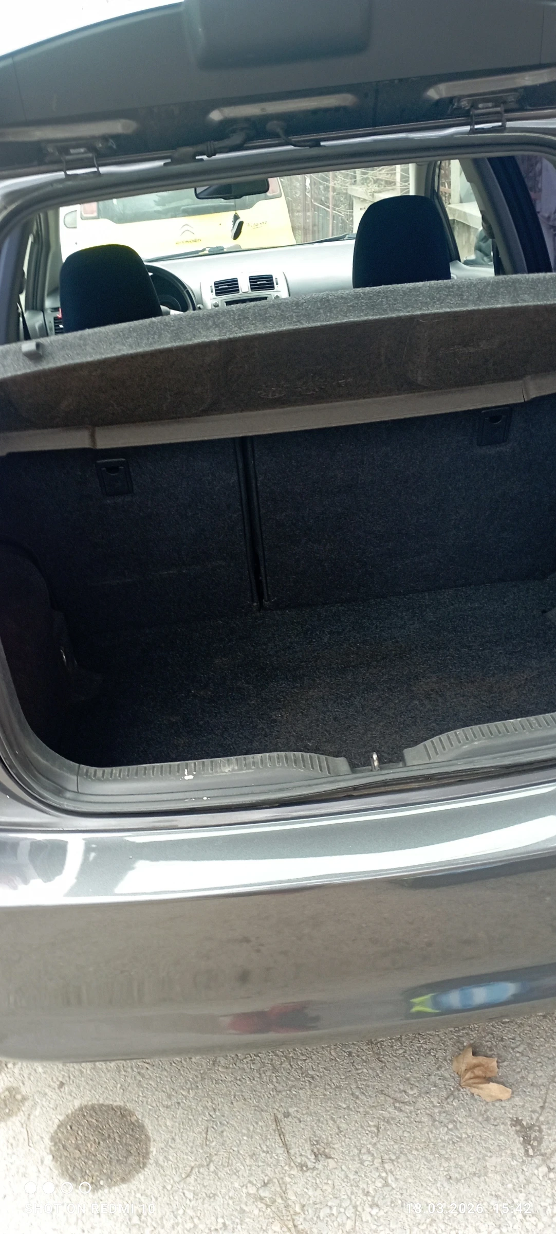 Toyota Auris, снимка 8 - Автомобили и джипове - 54478392