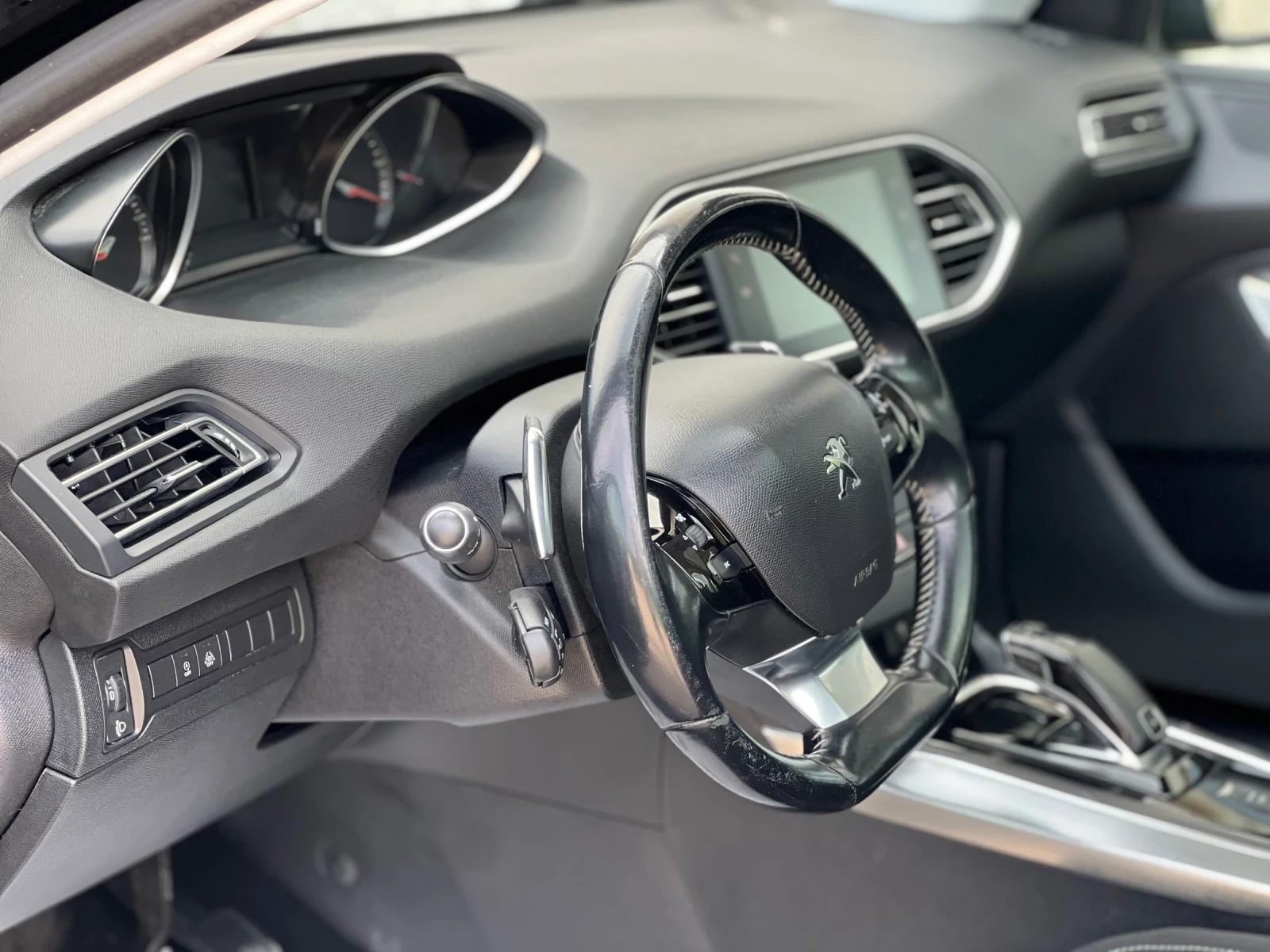 Peugeot 308 AVTOMAT LED PANORAMA NAVIGATION , снимка 7 - Автомобили и джипове - 54828058