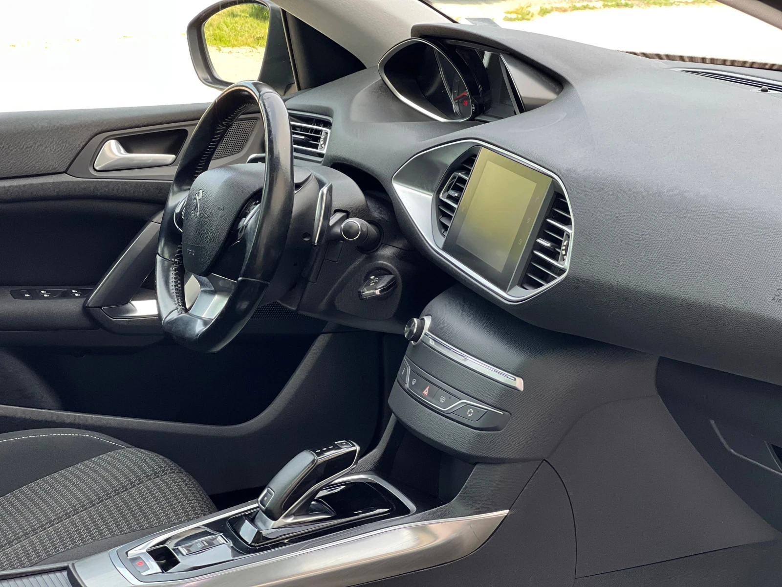 Peugeot 308 AVTOMAT LED PANORAMA NAVIGATION , снимка 8 - Автомобили и джипове - 54828058