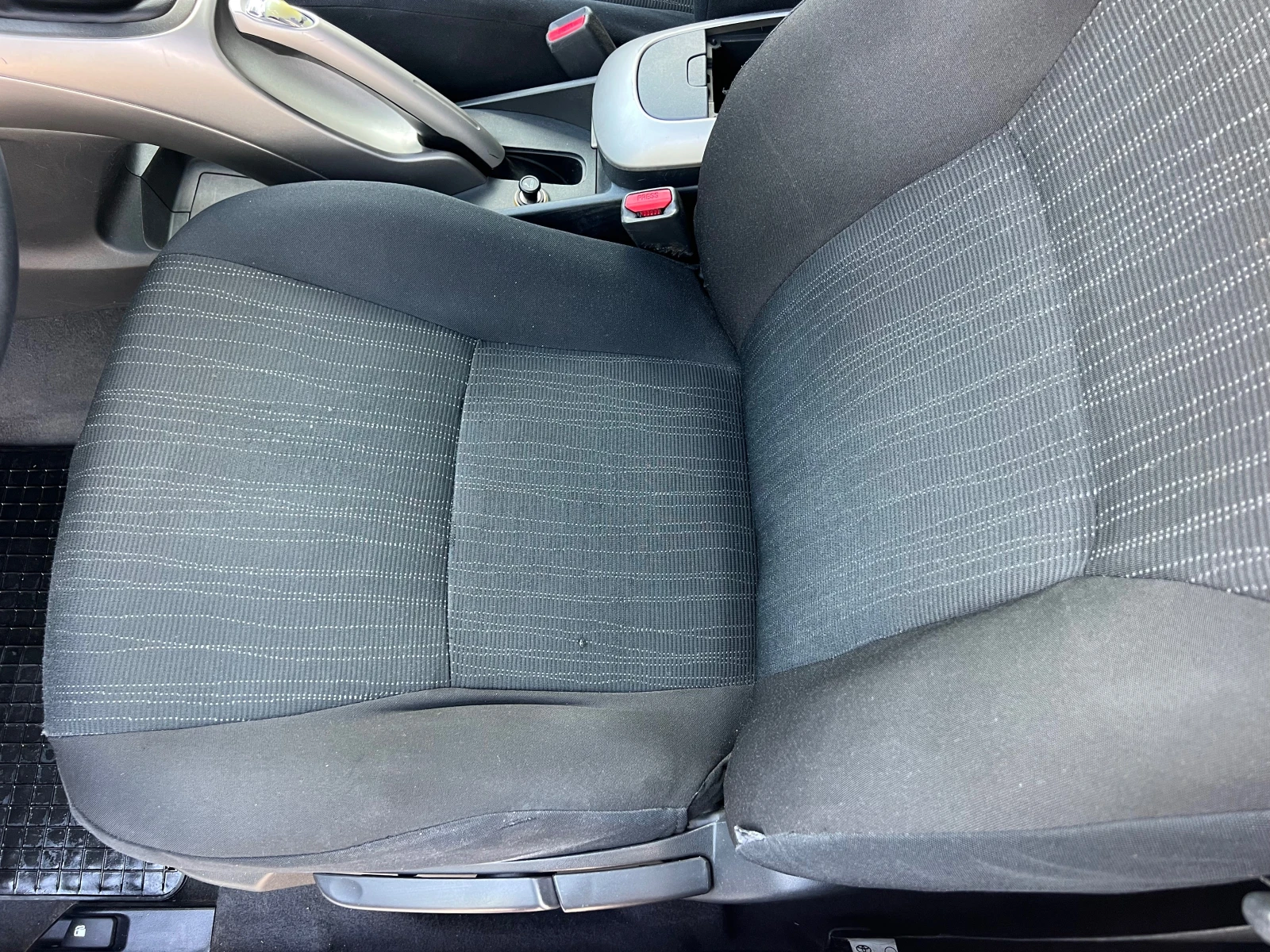 Toyota Auris 1.4D4D KLIMATRONIK/90кс/UNIKAT, снимка 11 - Автомобили и джипове - 55052363