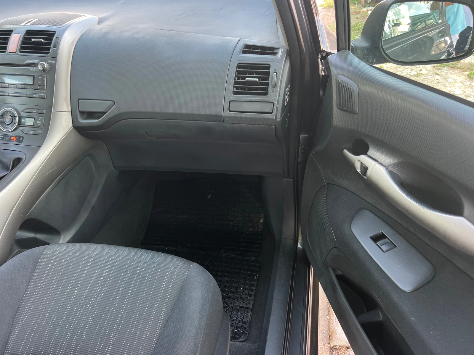 Toyota Auris 1.4D4D KLIMATRONIK/90кс/UNIKAT, снимка 12 - Автомобили и джипове - 55052363