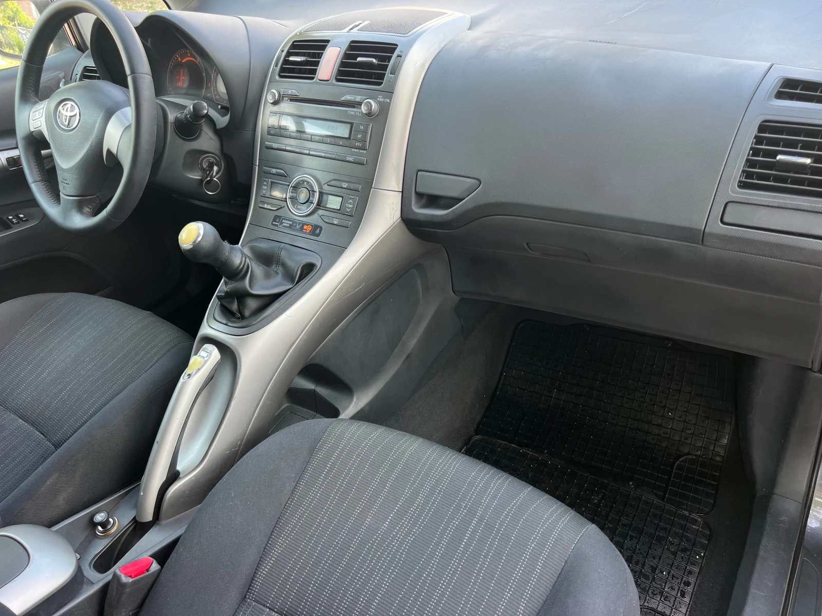 Toyota Auris 1.4D4D KLIMATRONIK/90кс/UNIKAT, снимка 13 - Автомобили и джипове - 55052363