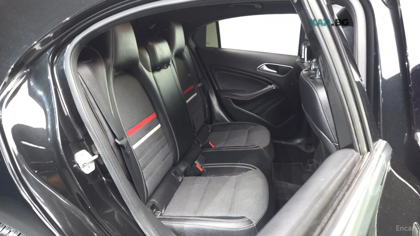 Mercedes-Benz A 200 * ПАНО* KEYLESS* Camera* ПОДГРЕВ* , снимка 11 - Автомобили и джипове - 55062383