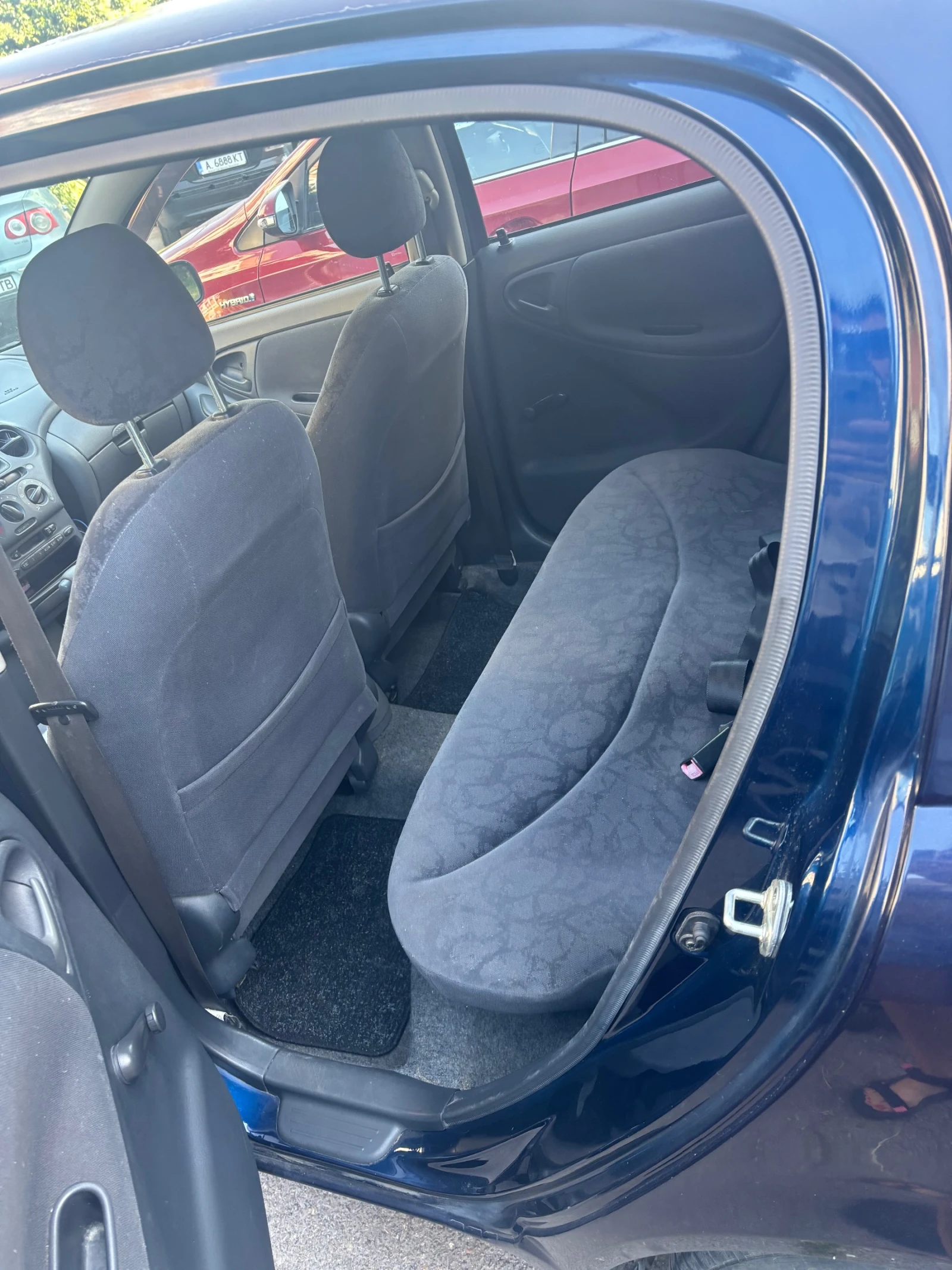 Toyota Yaris 1.3, снимка 10 - Автомобили и джипове - 55089187