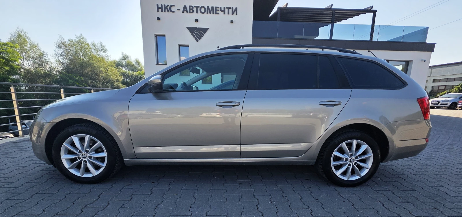 Skoda Octavia 4x4 АВТОМАТИК ЛИЗИНГ, снимка 2 - Автомобили и джипове - 55097374