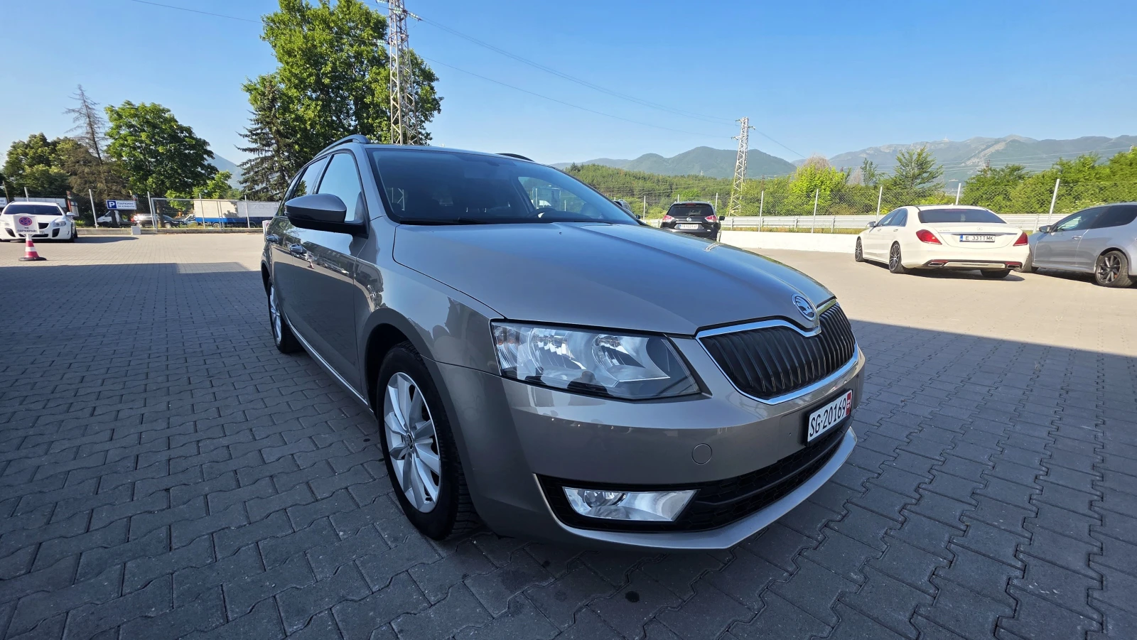 Skoda Octavia 4x4 АВТОМАТИК ЛИЗИНГ, снимка 7 - Автомобили и джипове - 55097374