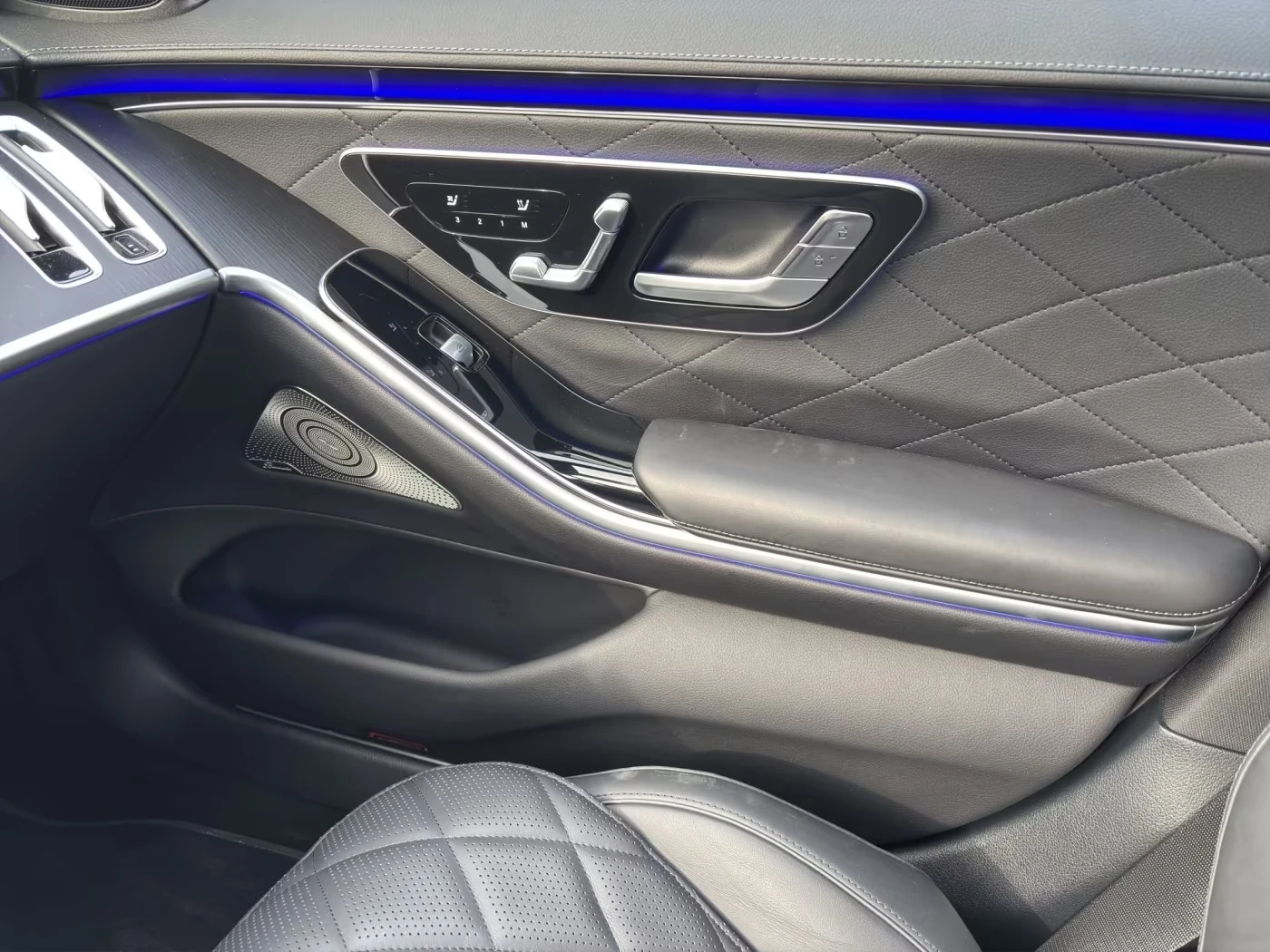 Mercedes-Benz S 500 AMG/ LONG/ 4 MATIC / BURM / 360 / HUD /SOFT / PANO, снимка 15 - Автомобили и джипове - 55146243