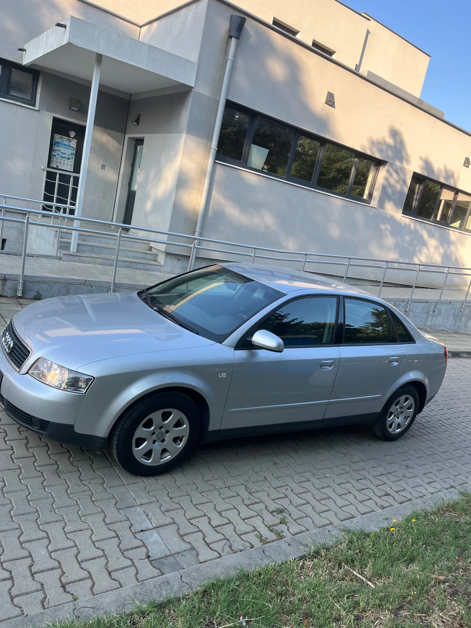 Audi A4 1.6 102кс , снимка 2 - Автомобили и джипове - 55227817