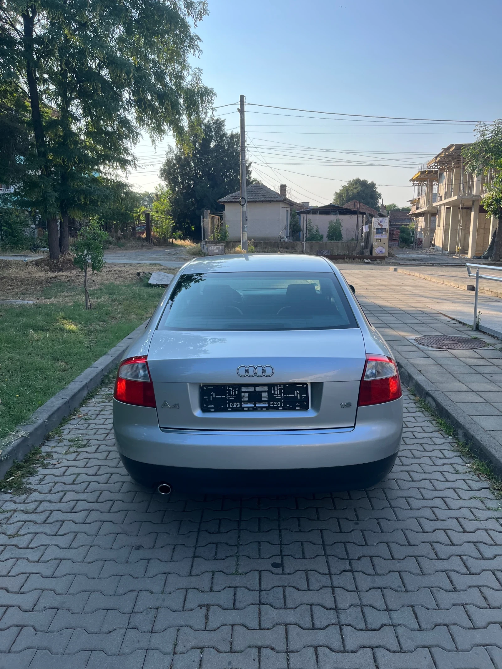 Audi A4 1.6 102кс , снимка 4 - Автомобили и джипове - 55227817