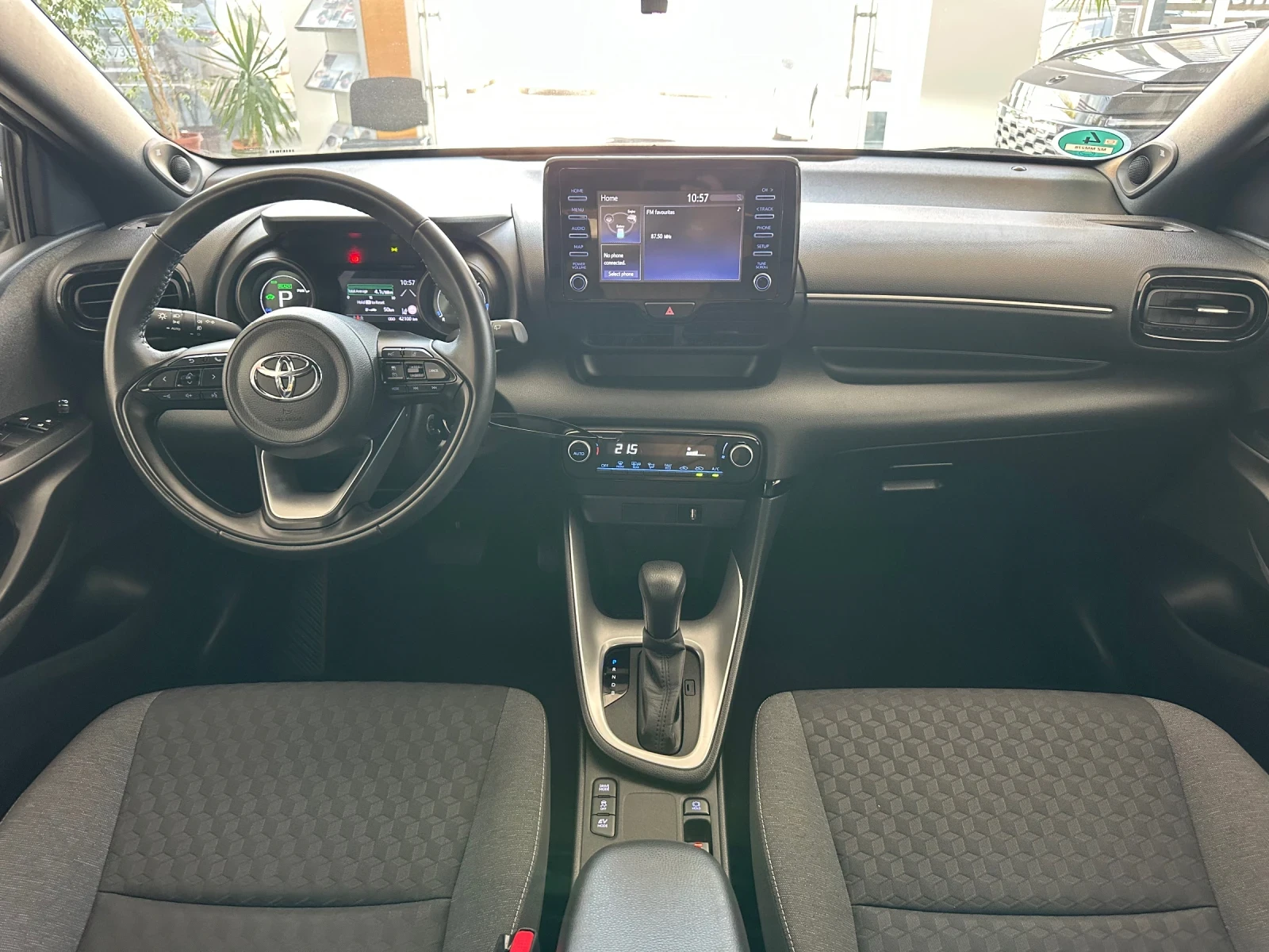 Toyota Yaris, снимка 9 - Автомобили и джипове - 55876985
