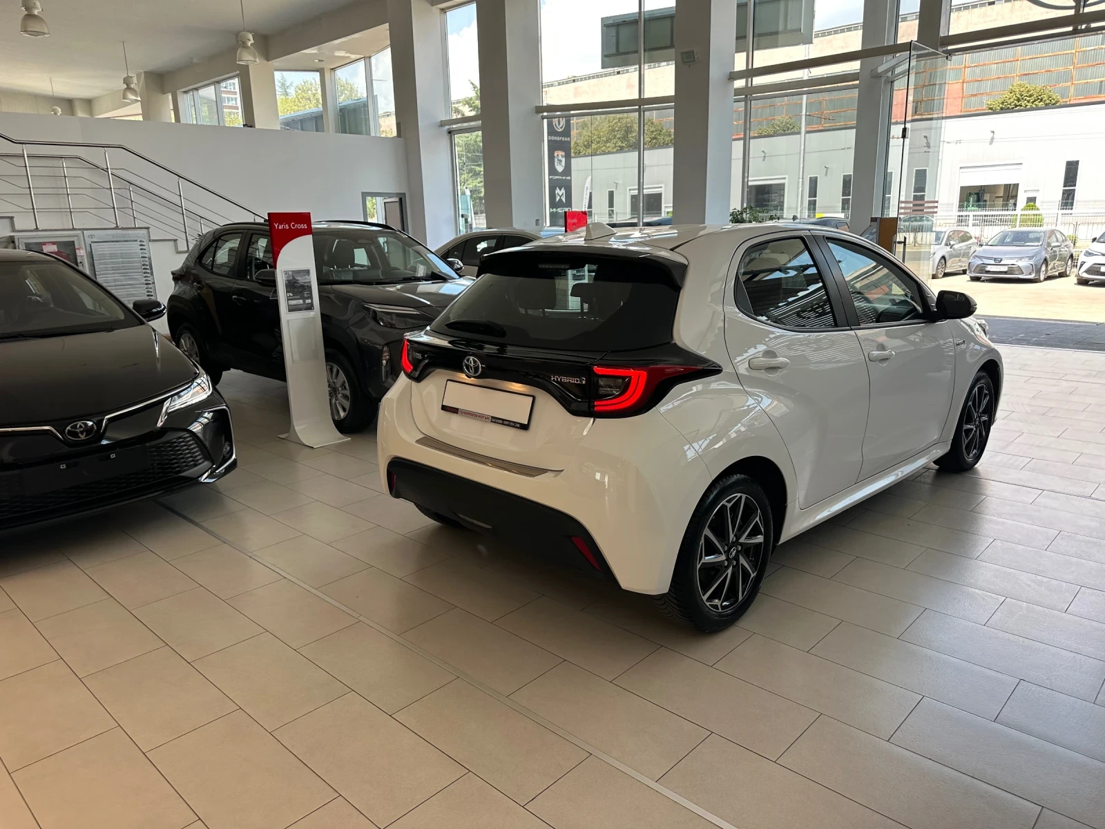 Toyota Yaris, снимка 5 - Автомобили и джипове - 55876985