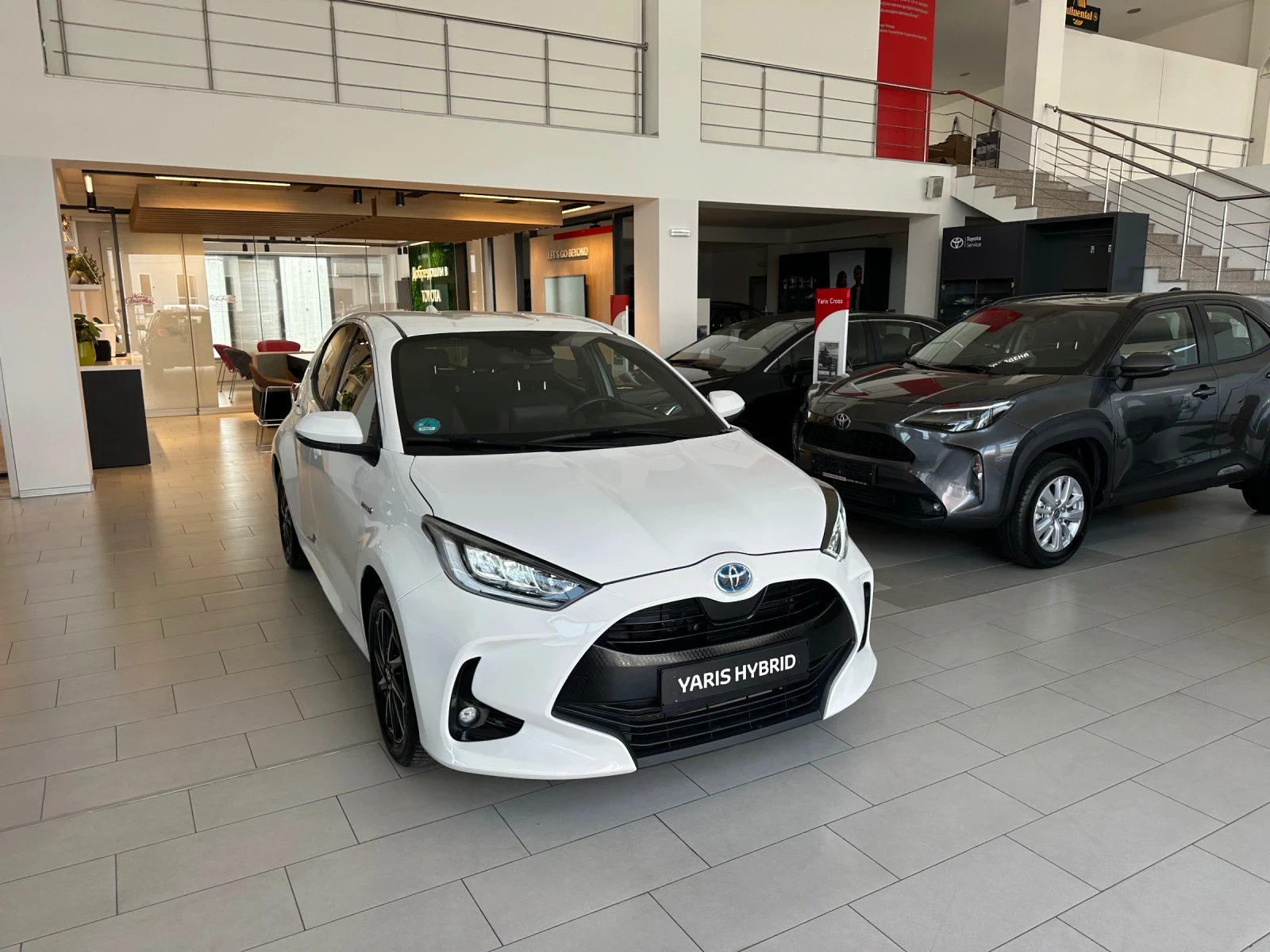 Toyota Yaris, снимка 6 - Автомобили и джипове - 55876985