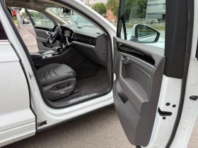 VW Touareg 3, 0 TSI eHybrid 4Motion Tiptronic "Elegance&#, снимка 12