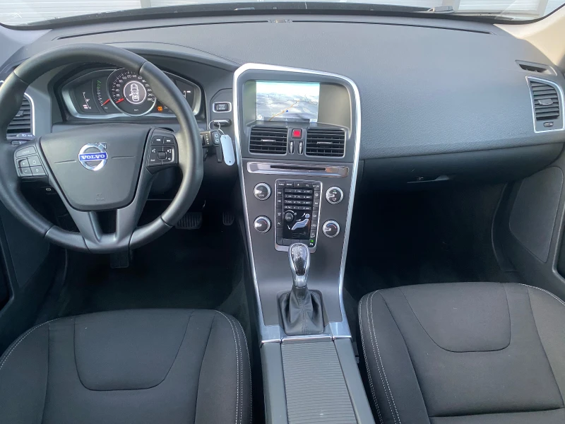 Volvo XC60 2.4 D4 AWD FULL TOP! , снимка 11 - Автомобили и джипове - 38266157