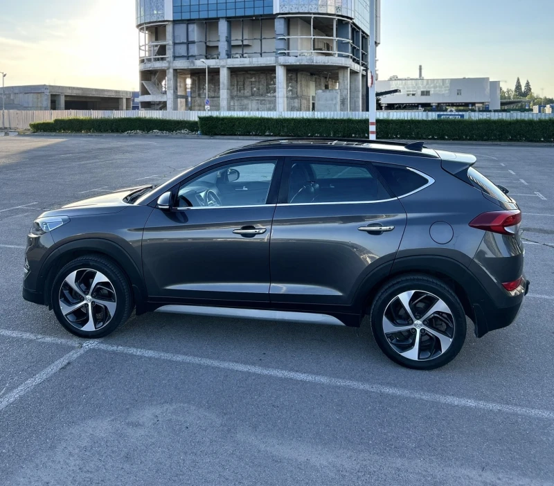 Hyundai Tucson, снимка 2 - Автомобили и джипове - 48057860