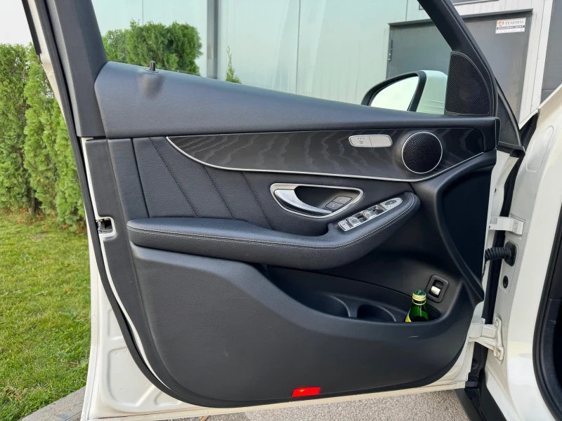 Mercedes-Benz GLC 250 4Matic AMG, снимка 12 - Автомобили и джипове - 52505813