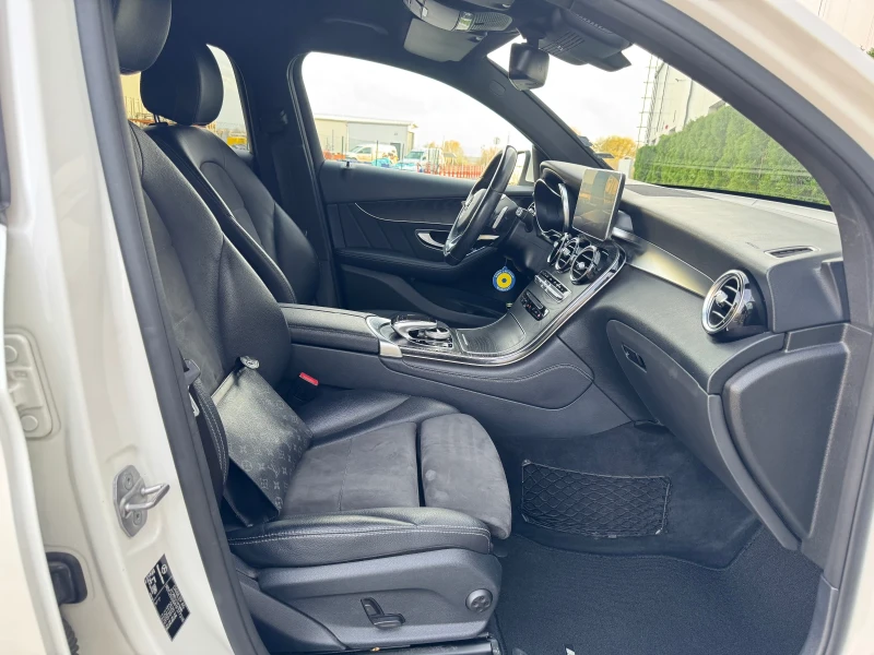 Mercedes-Benz GLC 250 4Matic AMG, снимка 11 - Автомобили и джипове - 52505813