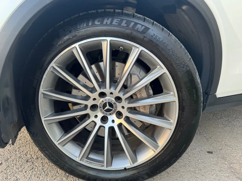 Mercedes-Benz GLC 250 4Matic AMG, снимка 17 - Автомобили и джипове - 52505813