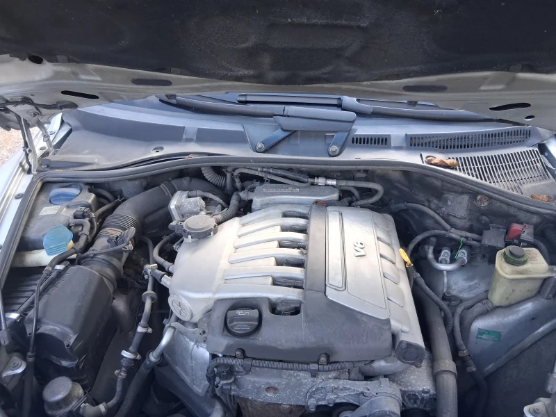 VW Touareg 3.2 240кс, снимка 14 - Автомобили и джипове - 52858454