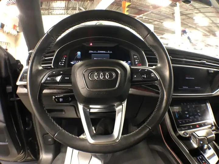 Audi Q8 B&O* ОБДУХ* 360* BLIND SPOT* DISTRONIC, снимка 9 - Автомобили и джипове - 53538451