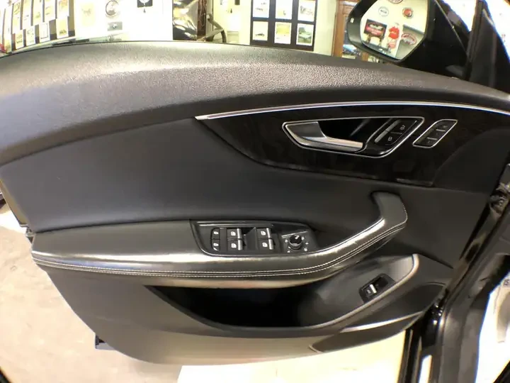 Audi Q8 B&O* ОБДУХ* 360* BLIND SPOT* DISTRONIC, снимка 7 - Автомобили и джипове - 53538451