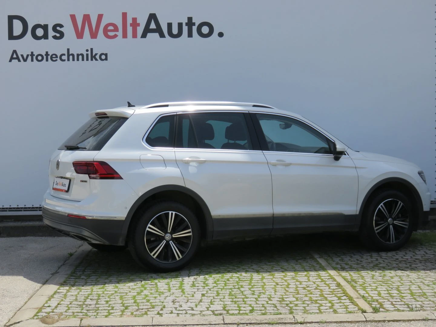 VW Tiguan Highline 2.0TSI 4MOTION BMT - изображение 2