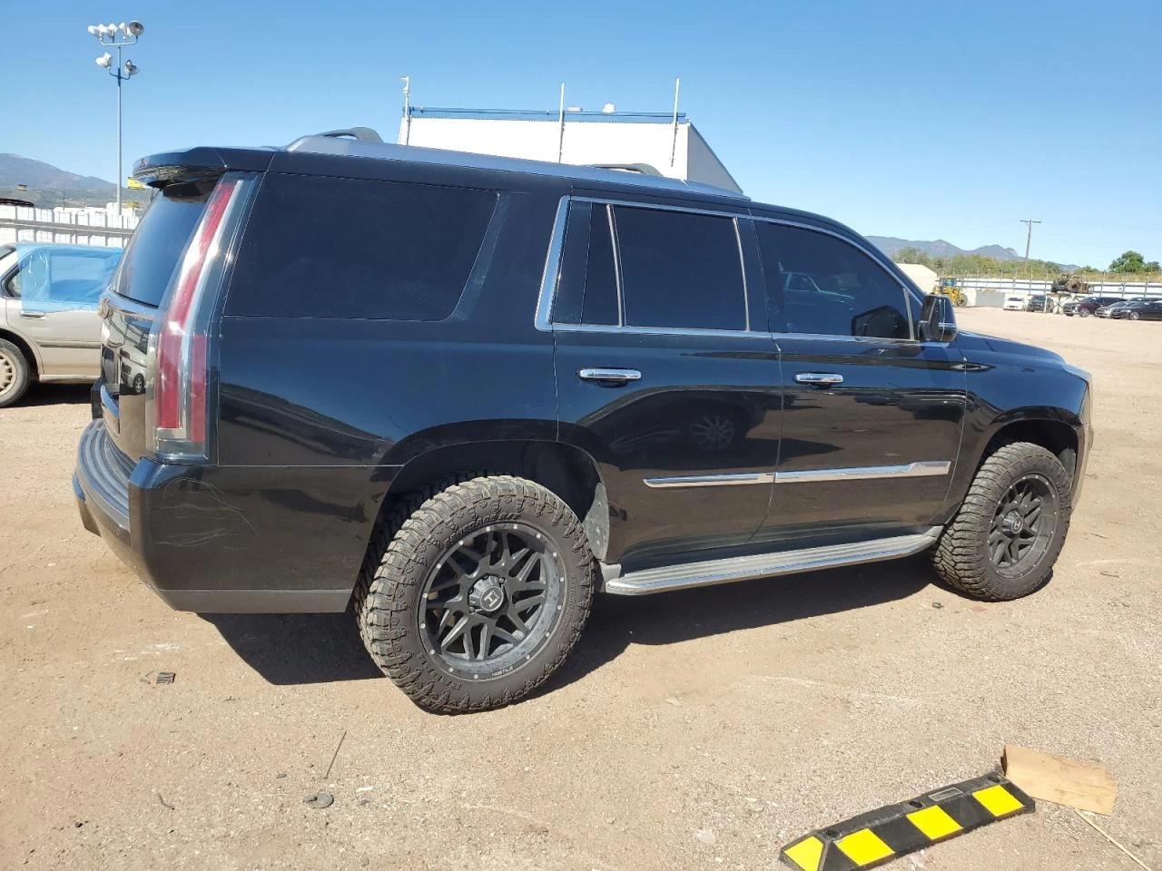 Cadillac Escalade LUXURY 6.2L  - изображение 3