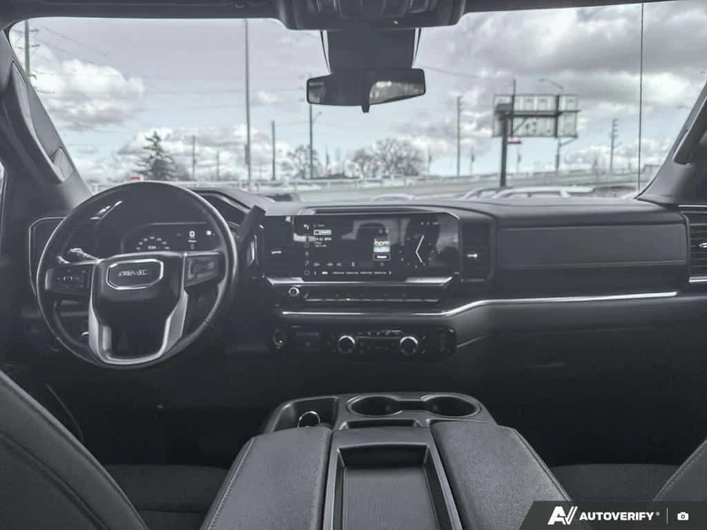 Gmc Sierra * ELEVATION / 5.3L V8 / HTD SEATS / TOW PACK / CRE, снимка 10 - Автомобили и джипове - 54055714