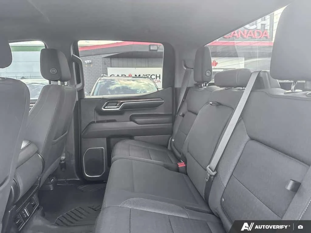 Gmc Sierra * ELEVATION / 5.3L V8 / HTD SEATS / TOW PACK / CRE, снимка 9 - Автомобили и джипове - 54055714