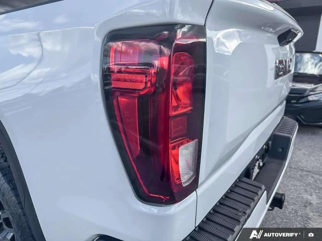 Gmc Sierra * ELEVATION / 5.3L V8 / HTD SEATS / TOW PACK / CRE, снимка 6 - Автомобили и джипове - 54055714