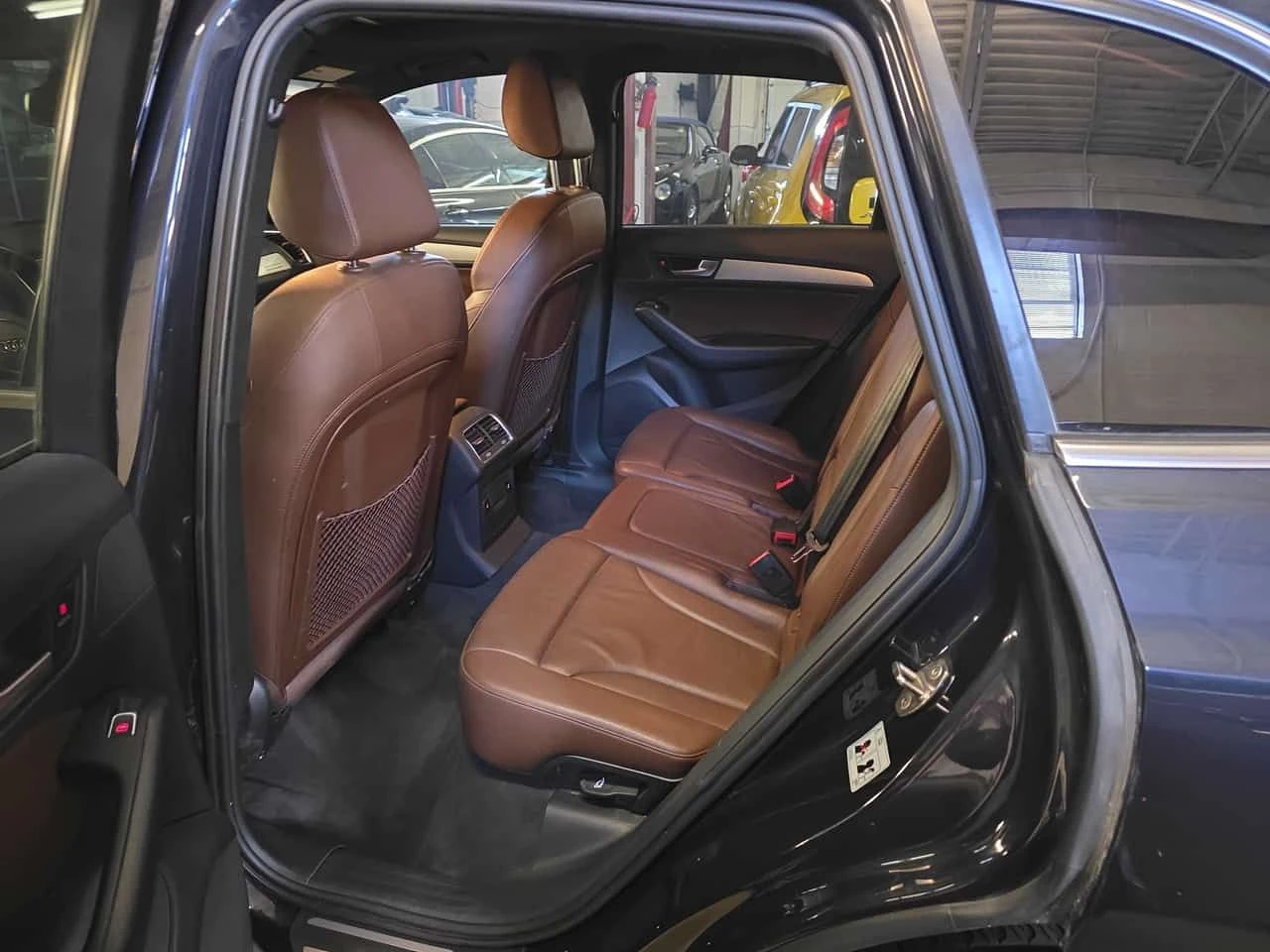 Audi Q5 * 2.0T Technik * ПАНОРАМА * ОТ ПРЕДСТАВИТЕЛСТВО, снимка 13 - Автомобили и джипове - 54412519
