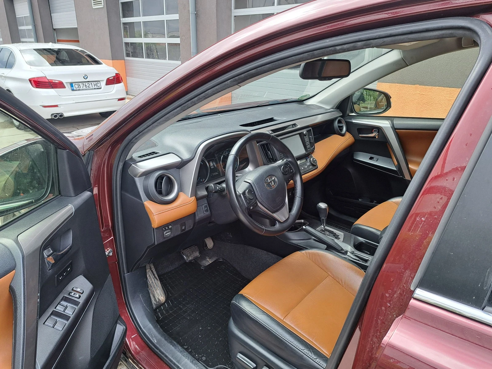 Toyota Rav4 2.5 i hybrid, снимка 6 - Автомобили и джипове - 54685245