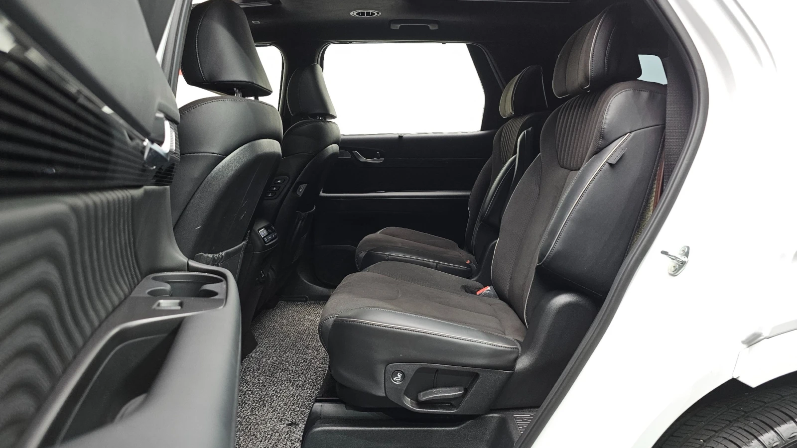 Hyundai Palisade 3.8 GDI 2WD Calligraphy Black Edition, снимка 10 - Автомобили и джипове - 55597428