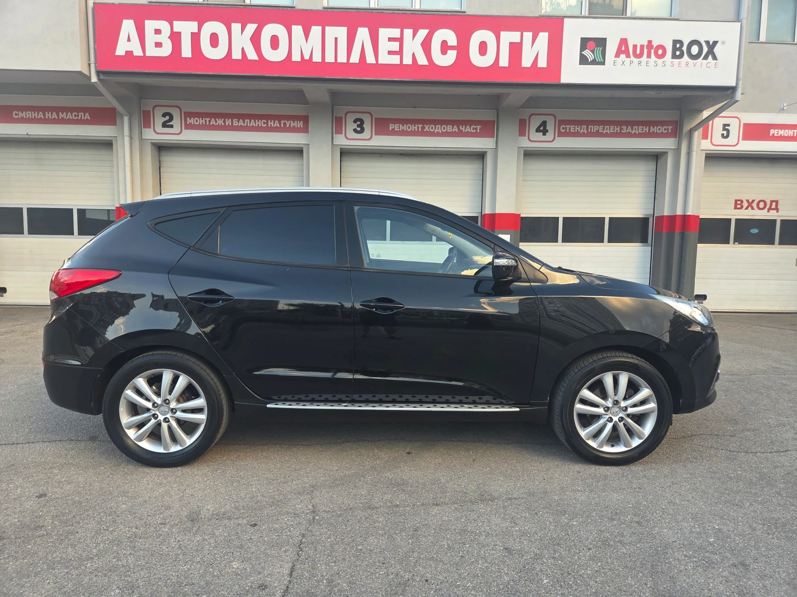 Hyundai IX35 2.0i-Comfort (163 Hp) Navi/Камера/3xTV, снимка 6 - Автомобили и джипове - 55937465