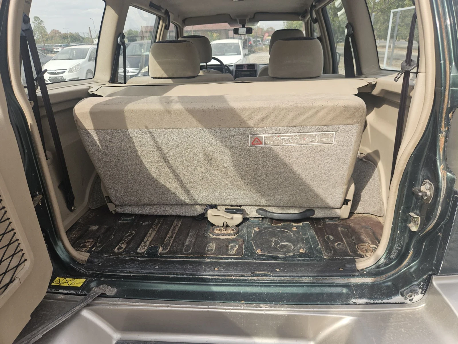 Nissan Terrano, снимка 12 - Автомобили и джипове - 56166600