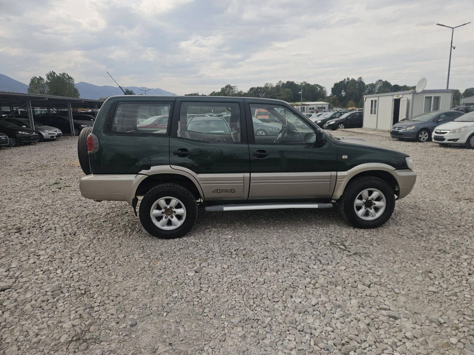 Nissan Terrano, снимка 6 - Автомобили и джипове - 56166600