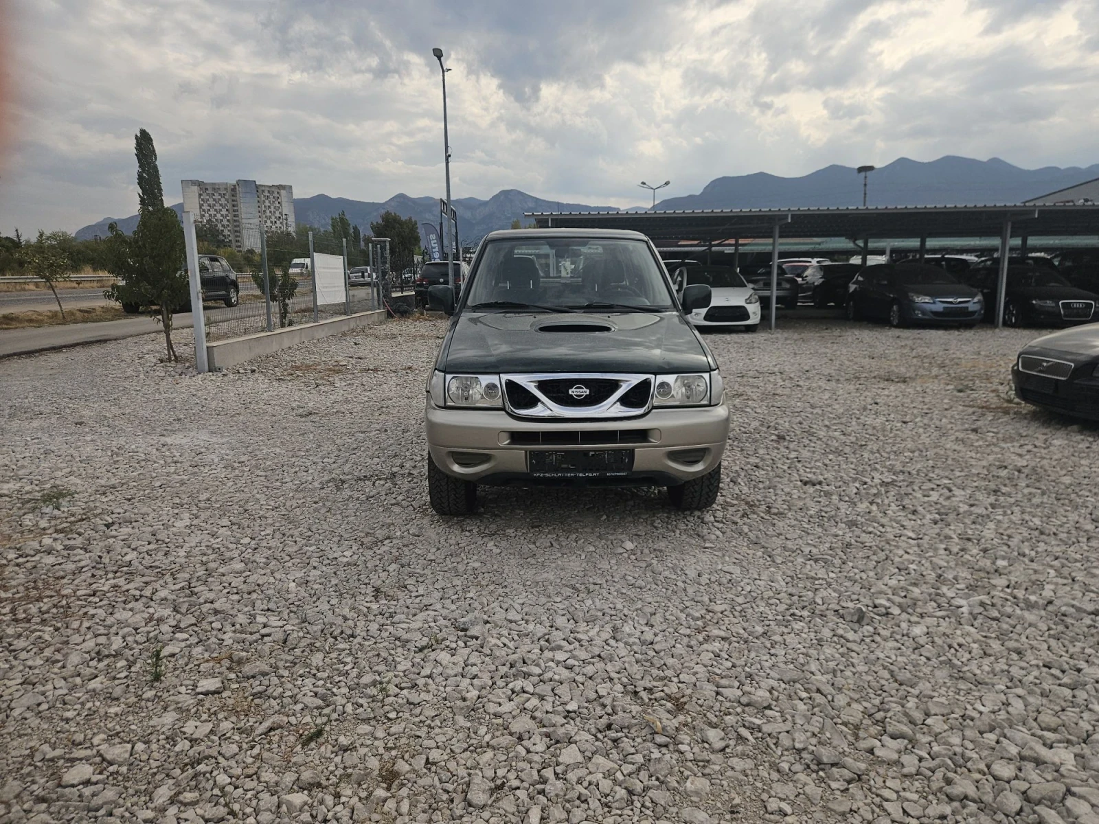 Nissan Terrano, снимка 8 - Автомобили и джипове - 56166600