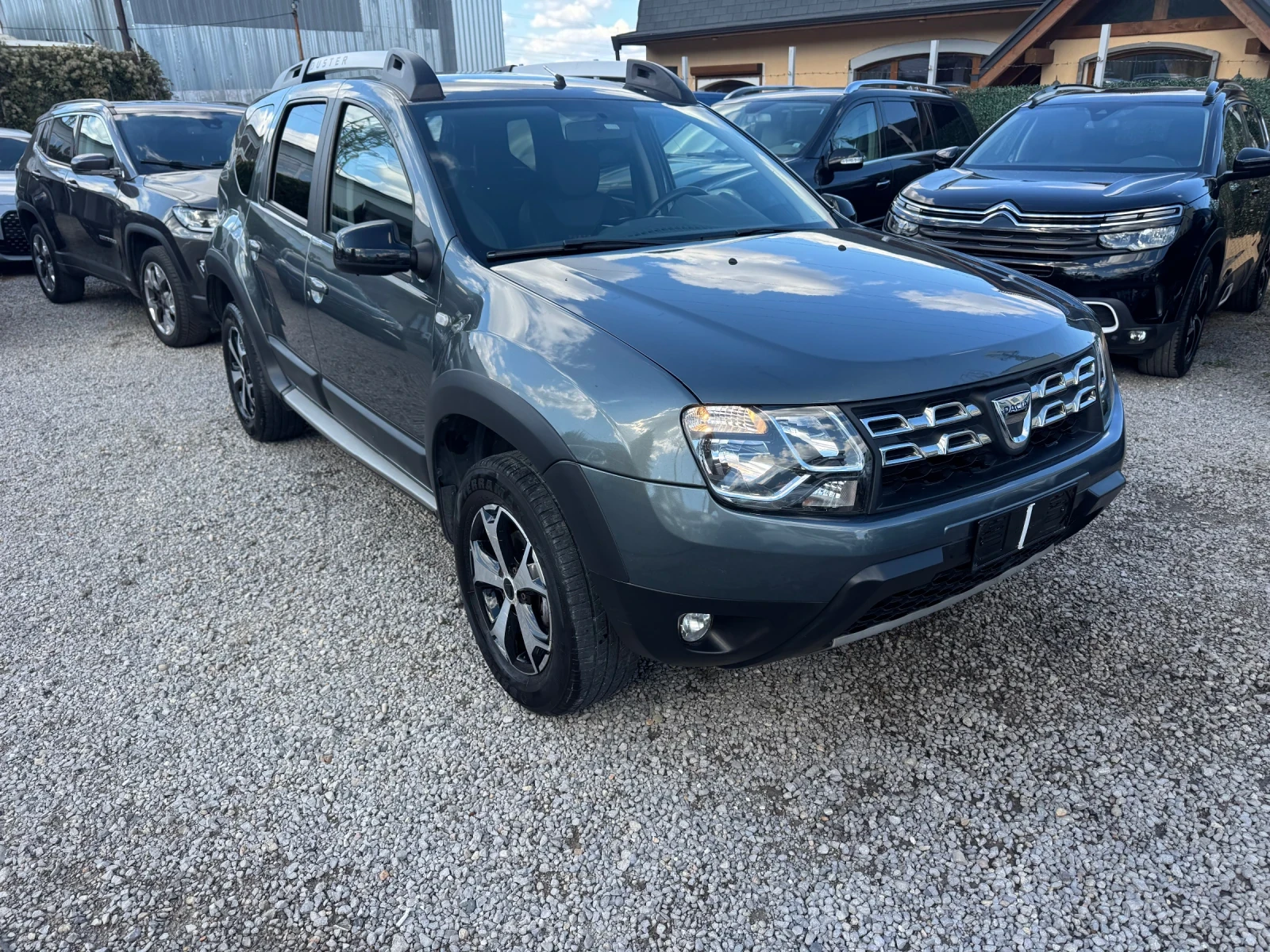 Dacia Duster 1.5TD 109hp* КОЖА* КАМЕРА* NAVI* 07.2017г* евро 6, снимка 13 - Автомобили и джипове - 56260583