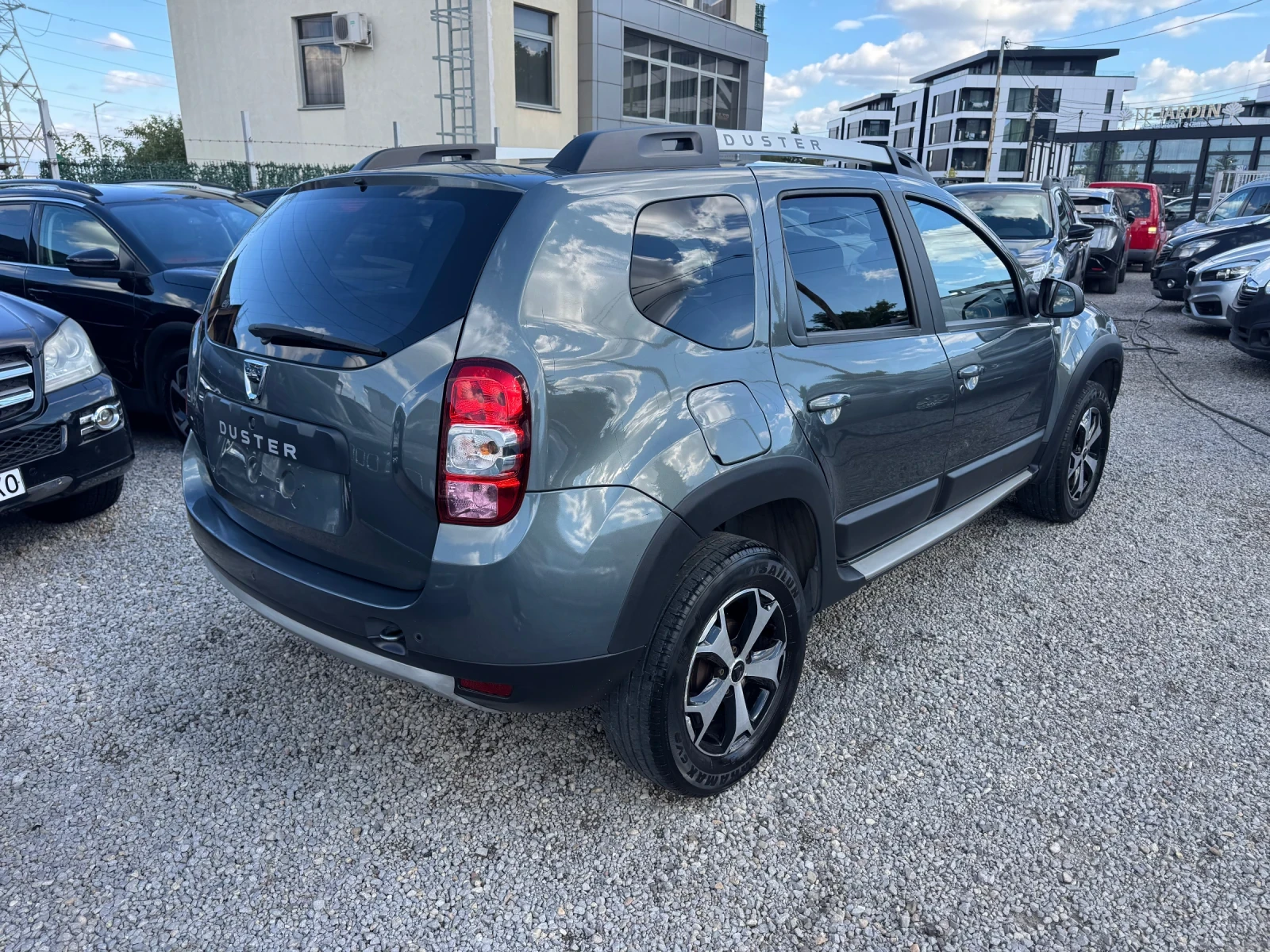 Dacia Duster 1.5TD 109hp* КОЖА* КАМЕРА* NAVI* 07.2017г* евро 6, снимка 9 - Автомобили и джипове - 56260583